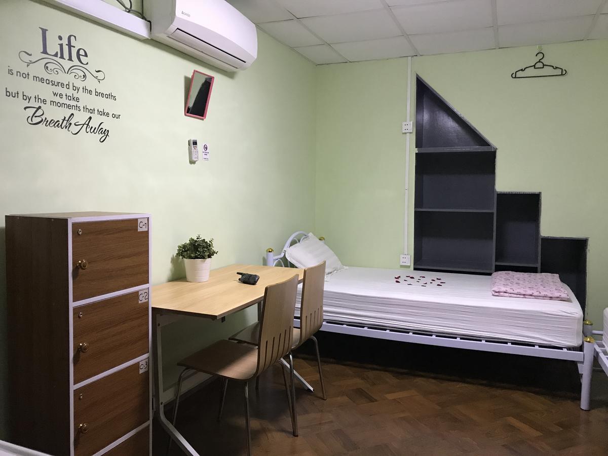 Little Monkey Hostel Yangon Exterior photo